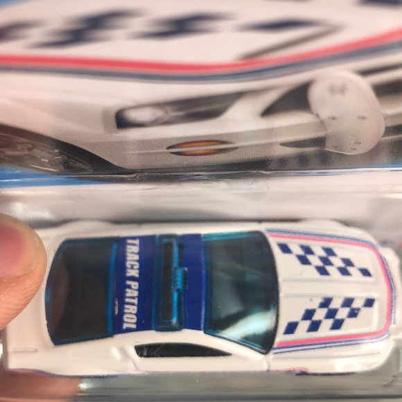 Ford Mustang GT - Picture 4 of 7